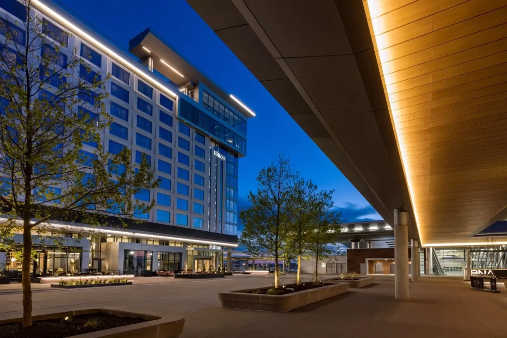 bna hilton hotel nashville exterior